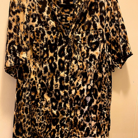 Size OX Maggie Barnes blouse button down , 2 front pockets. Short sleeves - Picture 1 of 5